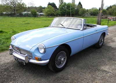 Lot 307 - 1964 MG B Roadster