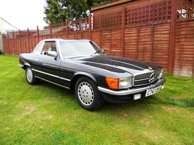 Lot 355 - 1985 Mercedes-Benz 500SL