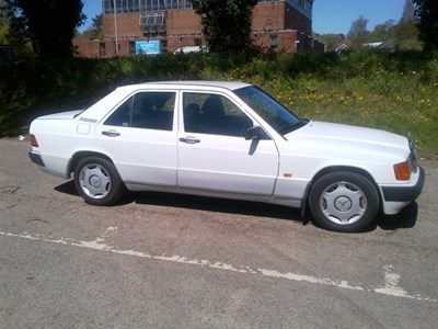 Lot 406 - 1993 Mercedes-Benz  190E