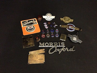 Lot 022 - Morris badges