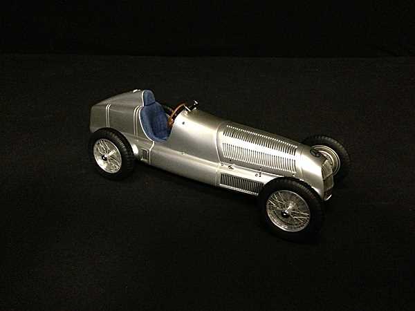 Click for high resolution Lot 56 - Mercedes-Benz W25 model