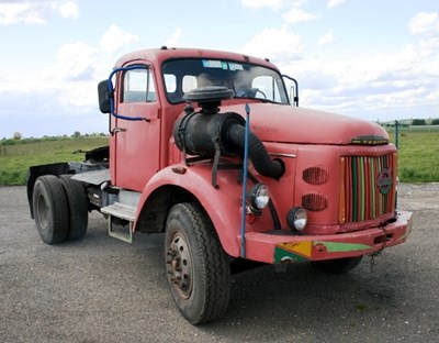 Lot 318 - 1966 Volvo N88 (4 x 2 Tractor unit)