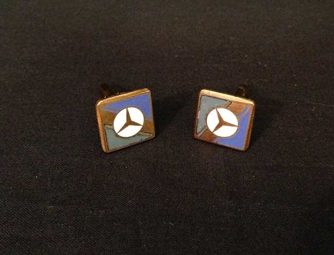 Click for high resolution Lot 16 - Mercedes Benz cuff-links