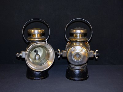 Lot 096 - 720 Lucas lamps