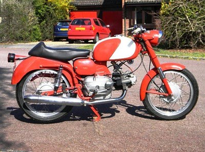 Lot 206 - 1957 Aermacchi 175 Ala Rossa