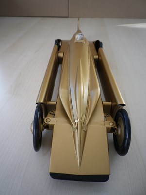 Lot 60 - Golden Arrow model