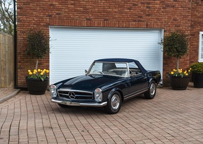 Lot 155 - 1971 Mercedes-Benz 230 SL Pagoda