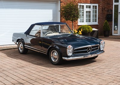 Lot 155 - 1971 Mercedes-Benz 230 SL Pagoda