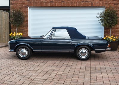 Lot 155 - 1971 Mercedes-Benz 230 SL Pagoda