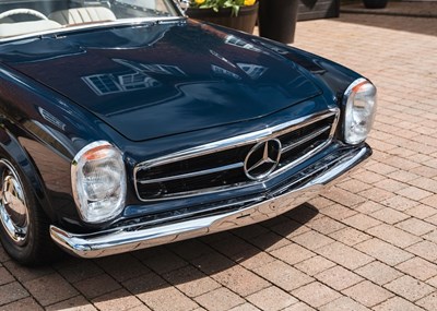 Lot 155 - 1971 Mercedes-Benz 230 SL Pagoda