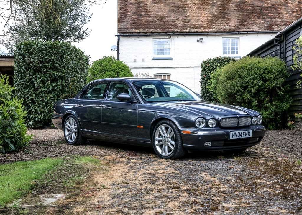 Lot 142 - 2004 Jaguar XJR V8