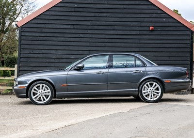 Lot 142 - 2004 Jaguar XJR V8