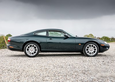 Lot 198 - 2000 Jaguar XKR Coupé