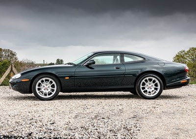 Lot 198 - 2000 Jaguar XKR Coupé