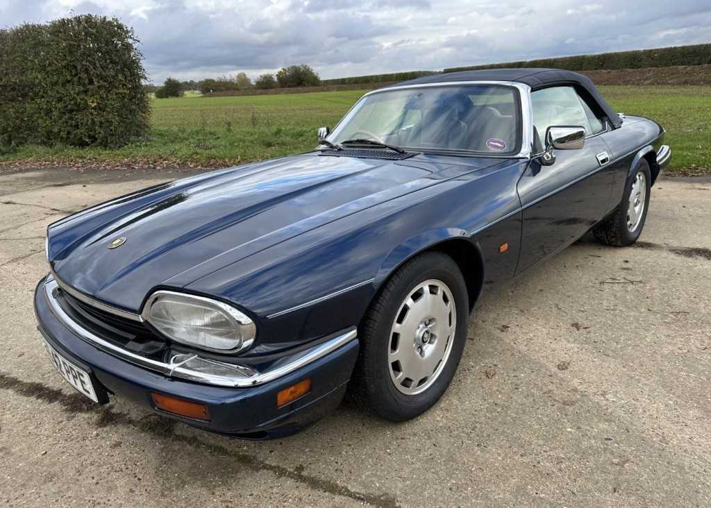 Lot 124 - 1996 Jaguar XJS Celebration Convertible