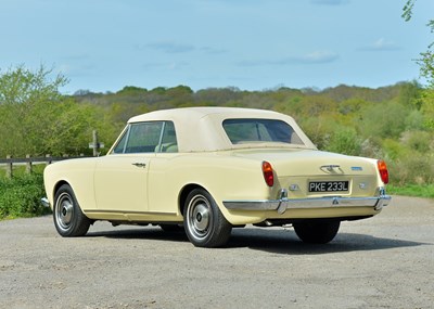 Lot 215 - 1973 Rolls-Royce Corniche Convertible