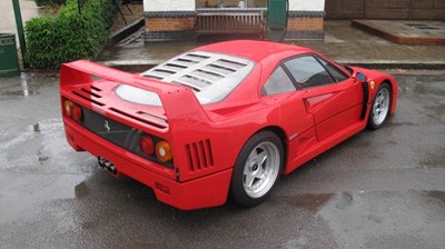 Lot 32a - 1989 Ferrari F40