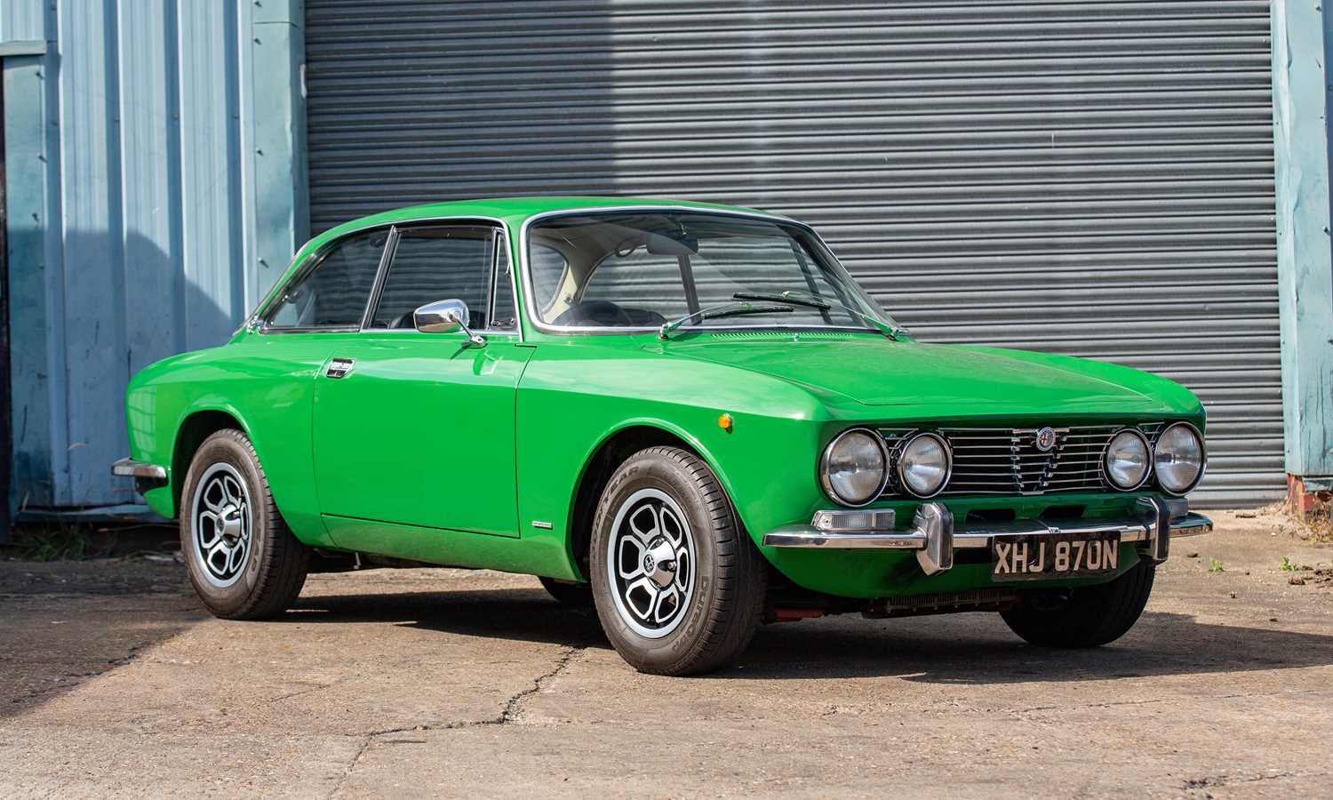 Lot 240 - 1975 Alfa Romeo 2000 GTV