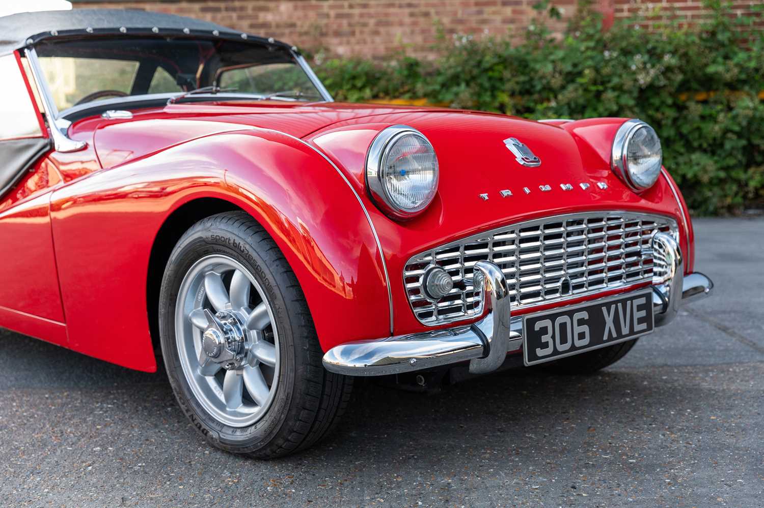 Vitesse 1/43 Scale 240 - 1958-61 Triumph TR3A Open Vitesse 1/43 Scale 240 - 1958-61 Triumph TR3A Open