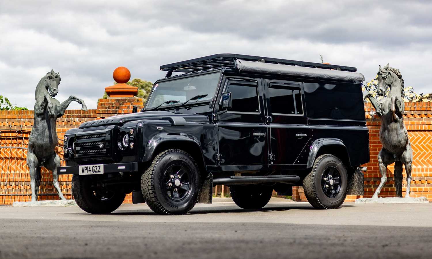 Lot 173 - 2014 Land Rover Defender 110 XS Utility