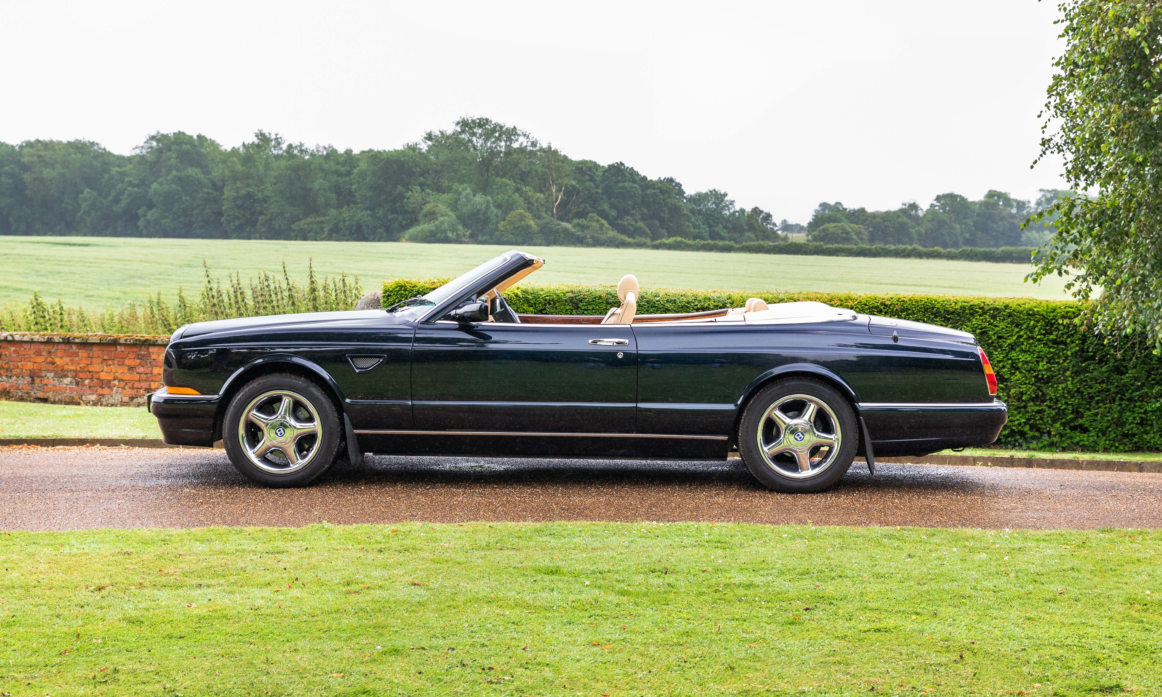 Lot 210 1999 Bentley Azure