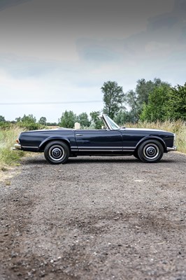 Lot 227 - 1966 Mercedes-Benz 230SL Pagoda