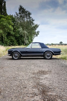 Lot 227 - 1966 Mercedes-Benz 230SL Pagoda