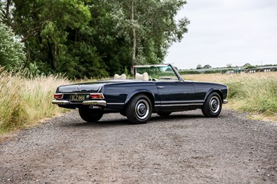 Lot 227 - 1966 Mercedes-Benz 230SL Pagoda