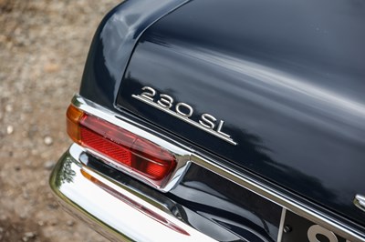 Lot 227 - 1966 Mercedes-Benz 230SL Pagoda