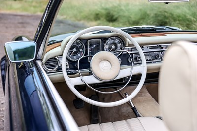 Lot 227 - 1966 Mercedes-Benz 230SL Pagoda