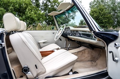 Lot 227 - 1966 Mercedes-Benz 230SL Pagoda