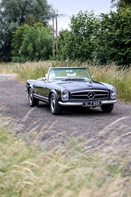 Lot 227 - 1966 Mercedes-Benz 230SL Pagoda