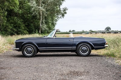 Lot 227 - 1966 Mercedes-Benz 230SL Pagoda