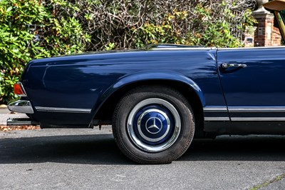 Lot 207 - 1966 Mercedes-Benz 230 SL Pagoda