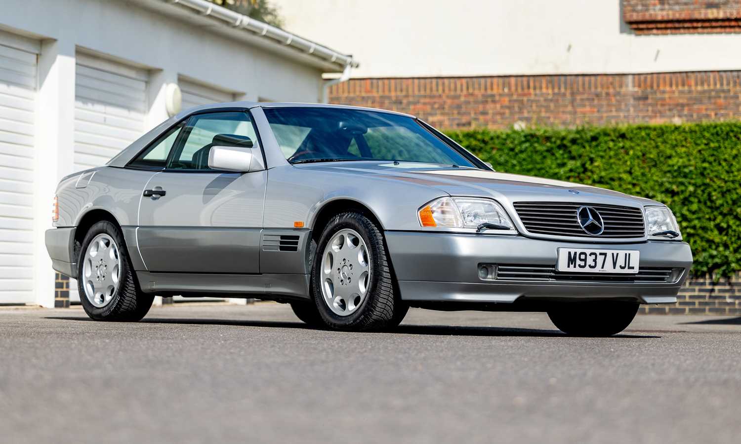 Lot 249 - 1995 Mercedes-Benz 500 SL