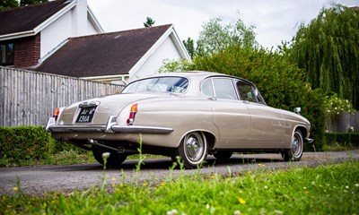 Lot 142 - 1963 Jaguar Mk. X Saloon