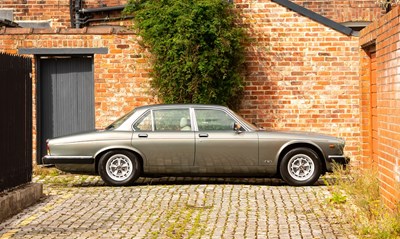 Lot 216 - 1992 Daimler Double-Six