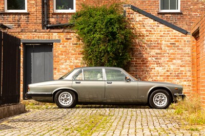 Lot 216 - 1992 Daimler Double-Six