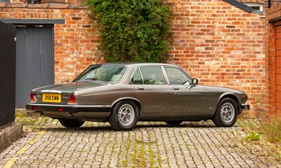 Lot 216 - 1992 Daimler Double-Six