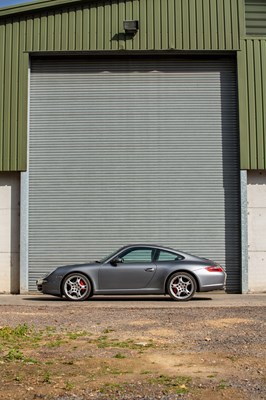 Lot 225 - 2005 Porsche 911 Carrera 2S (997)