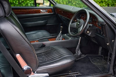 Lot 210 - 1990 Aston Martin V8 Vantage X Pack