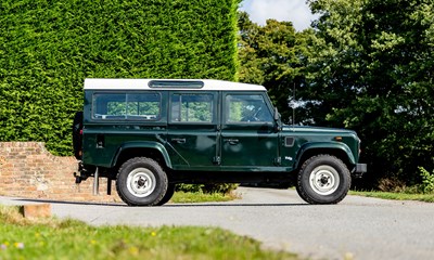 Lot 128 - 2000 Land Rover Defender 110 County TD5