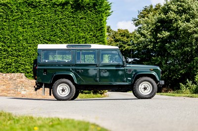 Lot 128 - 2000 Land Rover Defender 110 County TD5