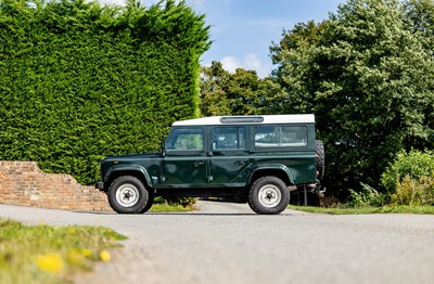 Lot 128 - 2000 Land Rover Defender 110 County TD5