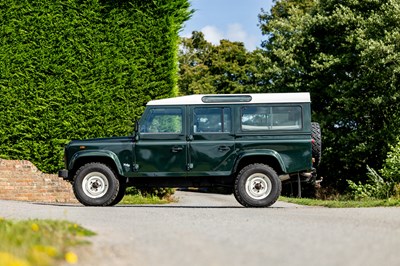 Lot 128 - 2000 Land Rover Defender 110 County TD5