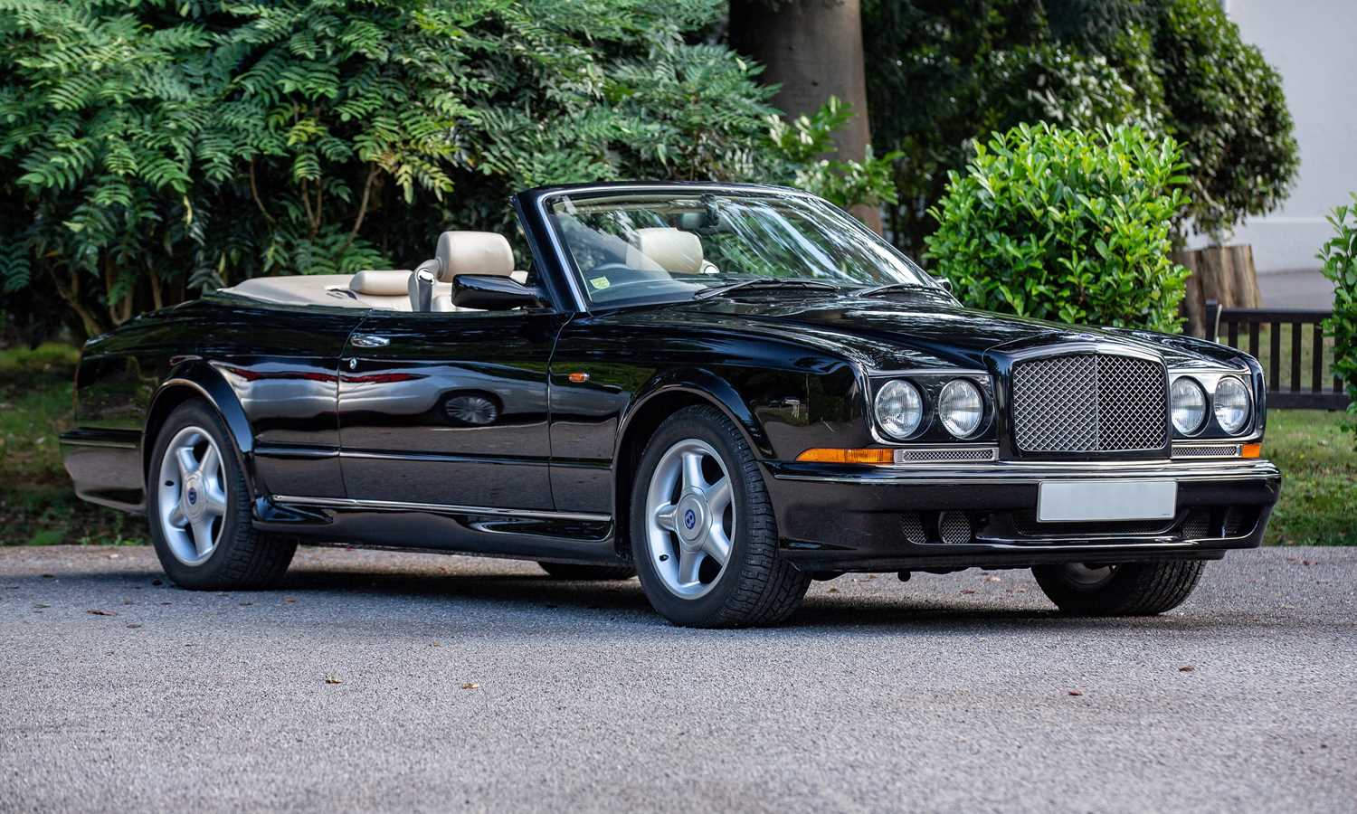 Lot 146 - 2001 Bentley Azure Mulliner Widebody