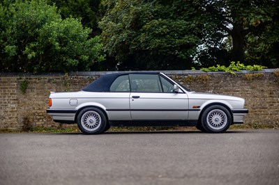 Lot 165 - 1993 BMW 318i Lux Convertible