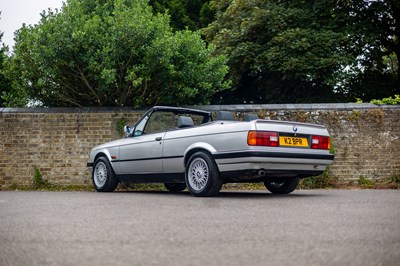 Lot 165 - 1993 BMW 318i Lux Convertible