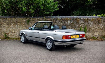 Lot 165 - 1993 BMW 318i Lux Convertible