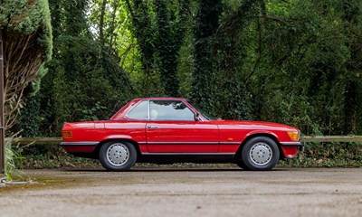 Lot 242 - 1981 Mercedes-Benz 280SL